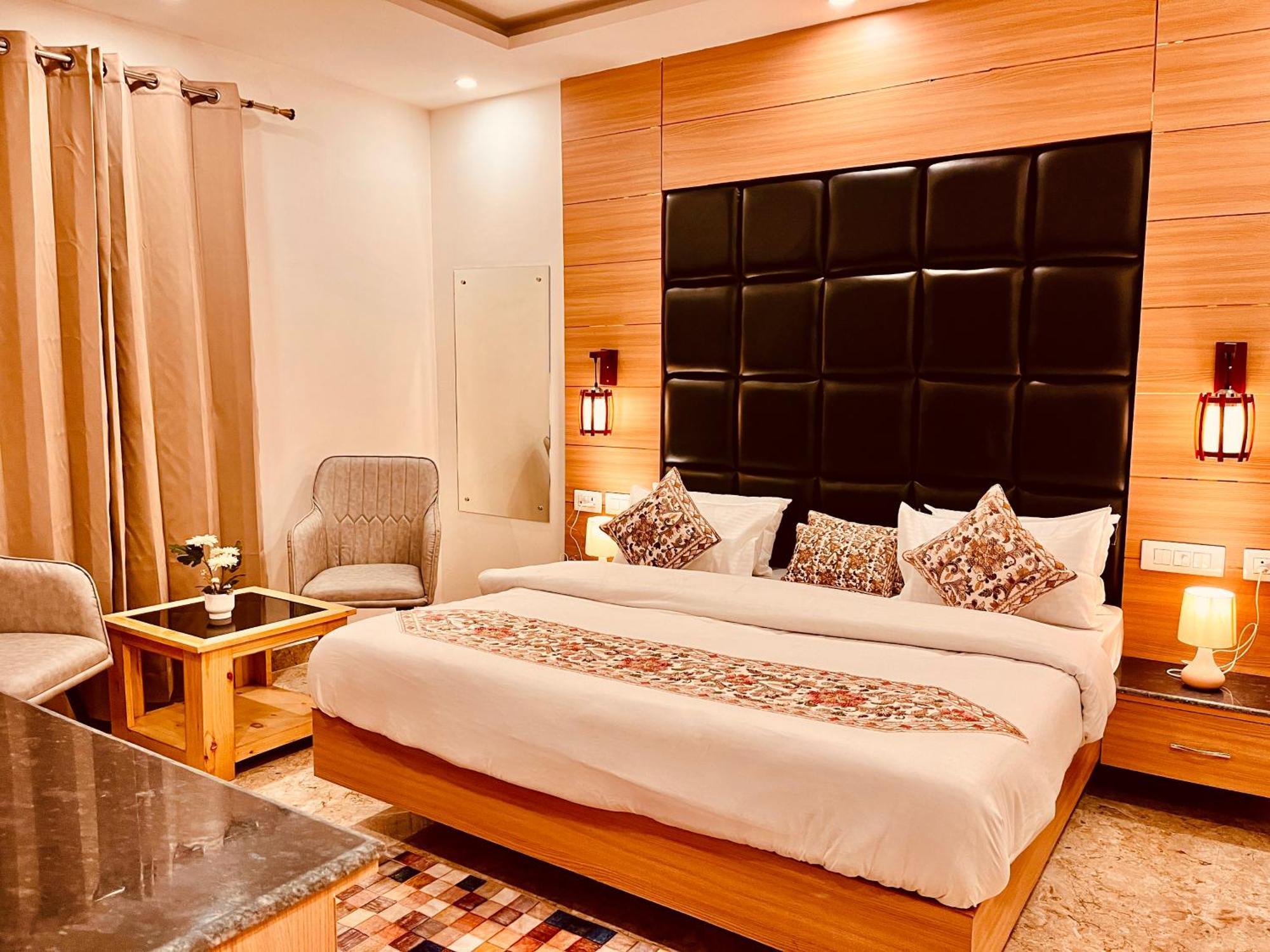 Hotel Hill View, Mussoorie - Near Jw Marriott Mussoorie, M 77377-32479 Kültér fotó