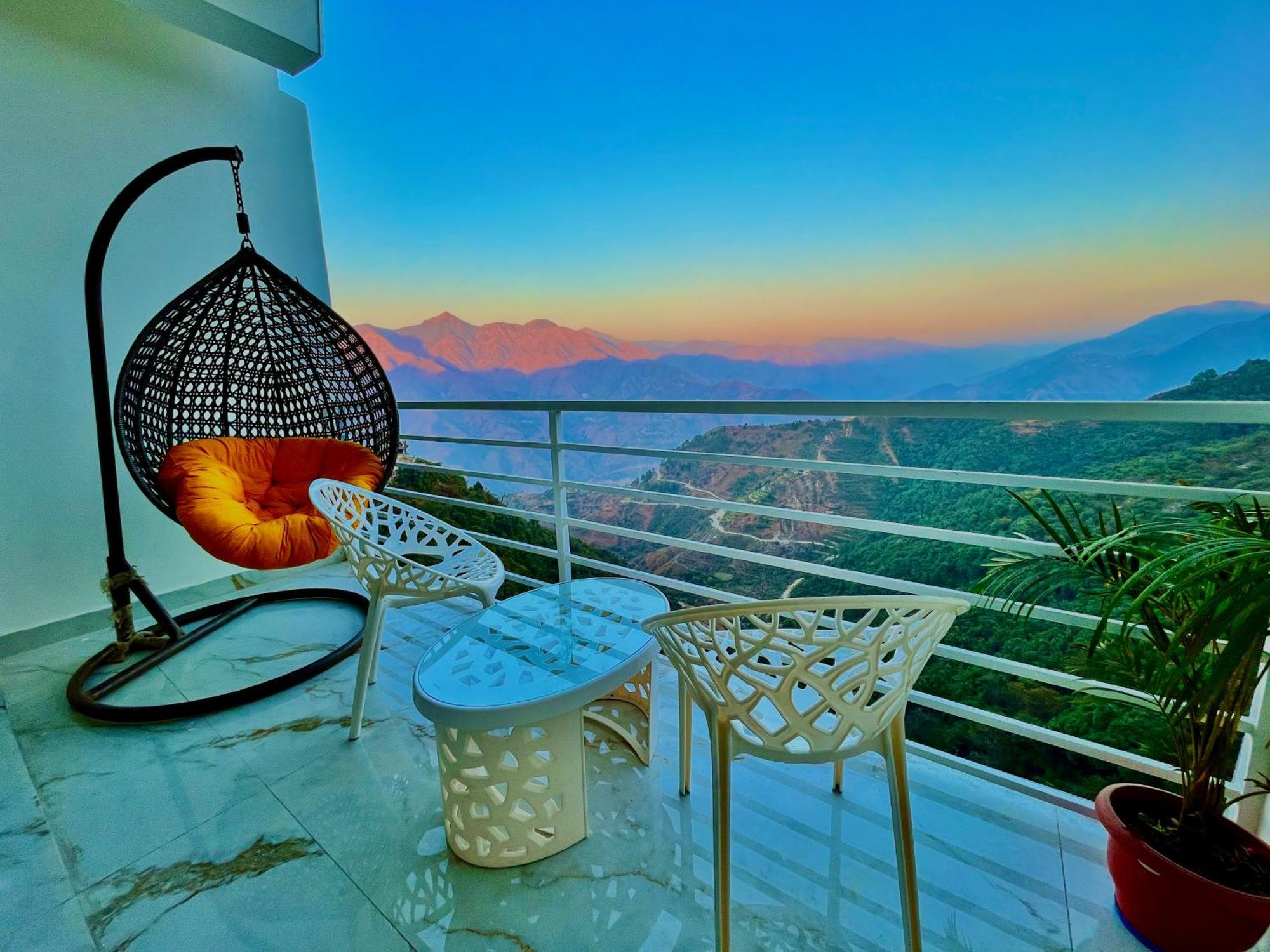 Hotel Hill View, Mussoorie - Near Jw Marriott Mussoorie, M 77377-32479 Kültér fotó