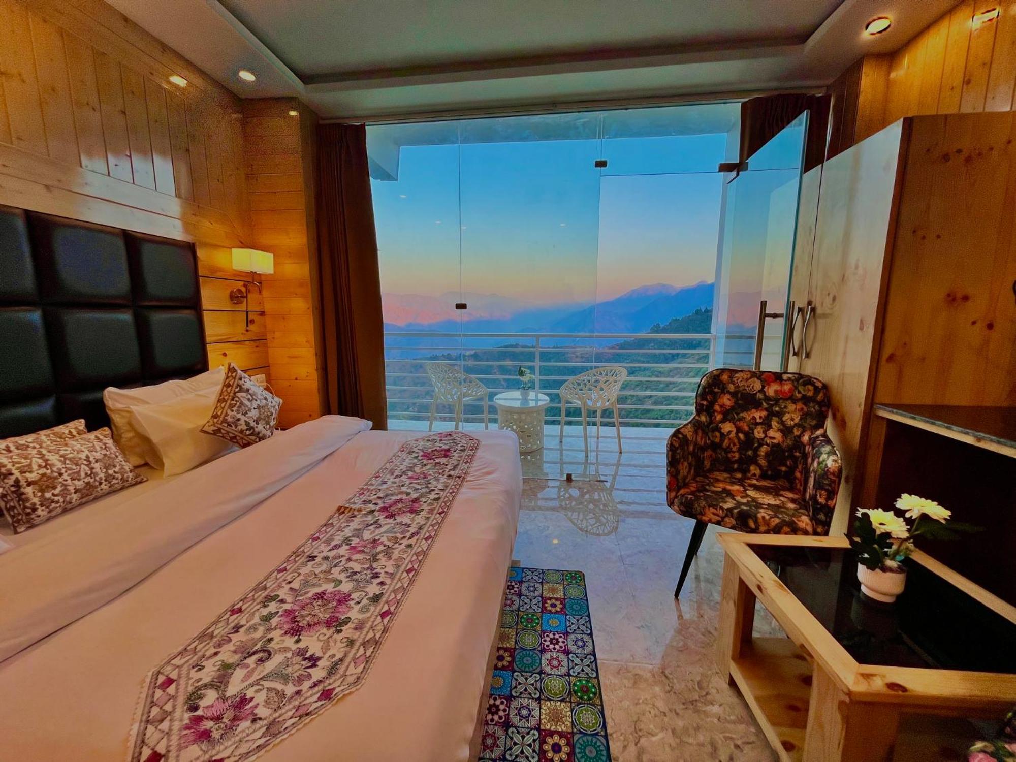 Hotel Hill View, Mussoorie - Near Jw Marriott Mussoorie, M 77377-32479 Kültér fotó