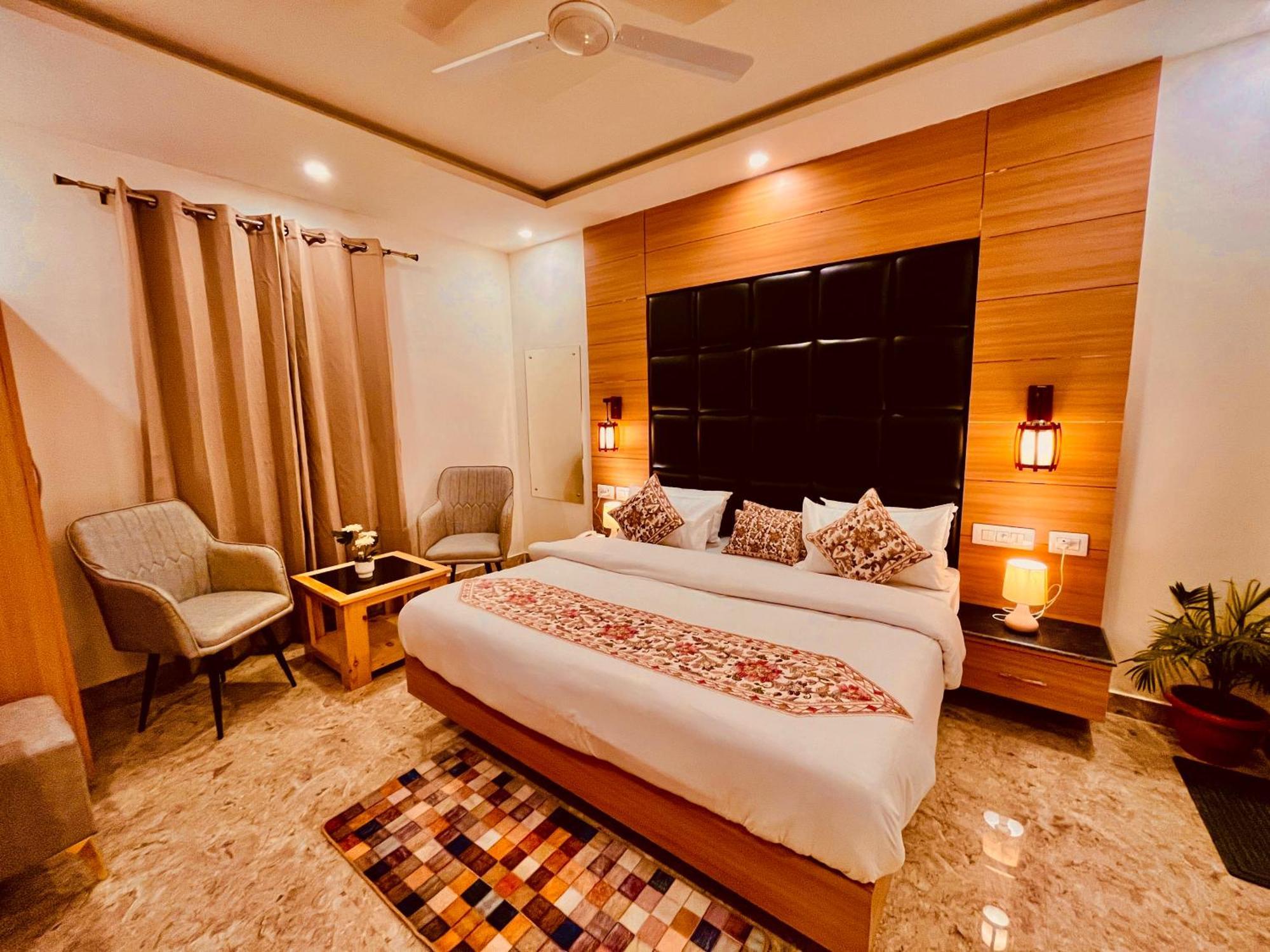 Hotel Hill View, Mussoorie - Near Jw Marriott Mussoorie, M 77377-32479 Kültér fotó