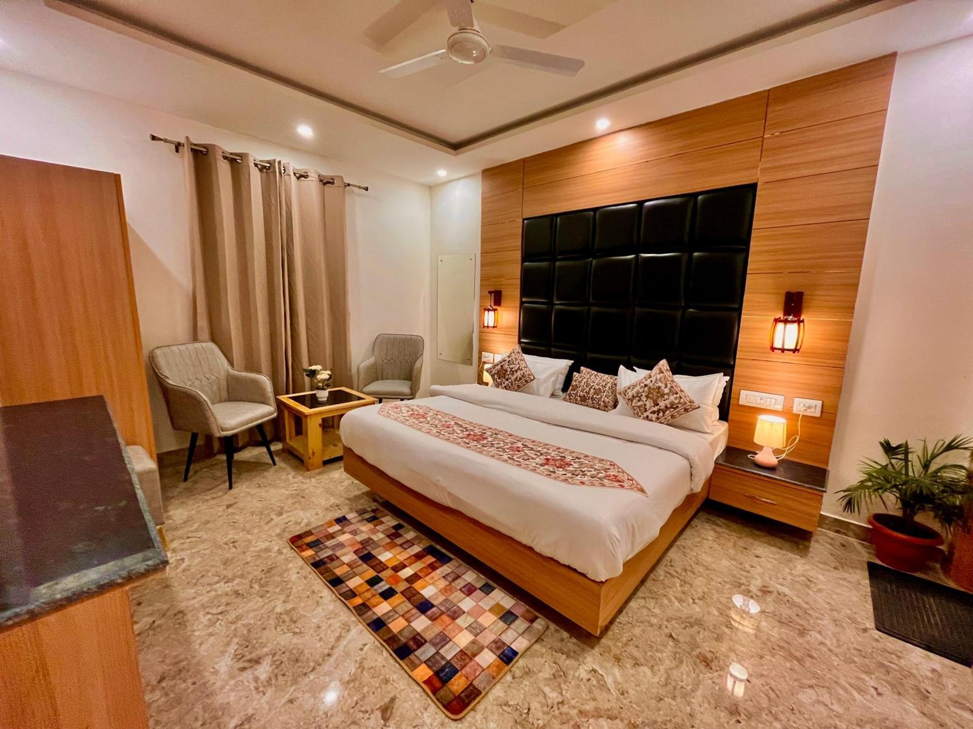Hotel Hill View, Mussoorie - Near Jw Marriott Mussoorie, M 77377-32479 Kültér fotó